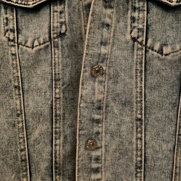 Pearl Denim jacket new without tags light denim S - Picture 3 of 5